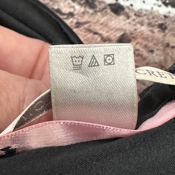 Victoria's Secret Black Satin Kimono Robe with Pink Belt Size S/M/M - Picture 5 of 8